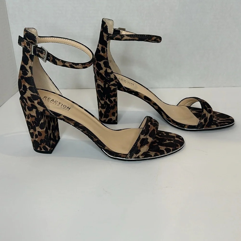 KENNETH COLE REACTION LEOPARD STACK HEEL - Picture 2 of 6